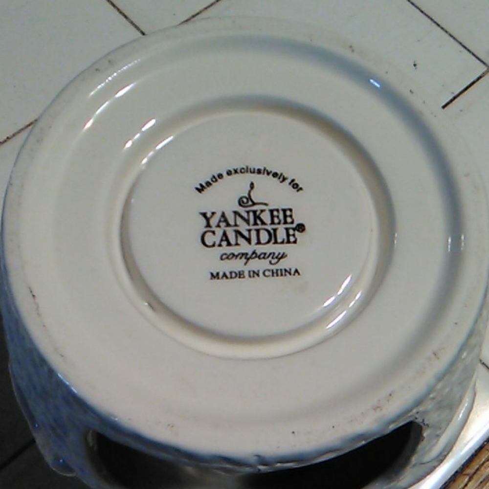 Yankee Candle Company wax burner - Picture 6 of 8